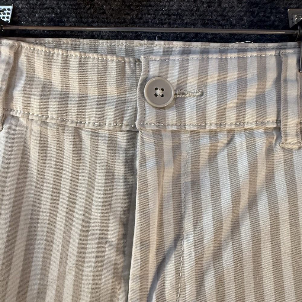 LOFT Outlet Bermuda Shorts Womens 8 Beige White Striped Stretch Mid Rise 11" - Picture 9 of 12